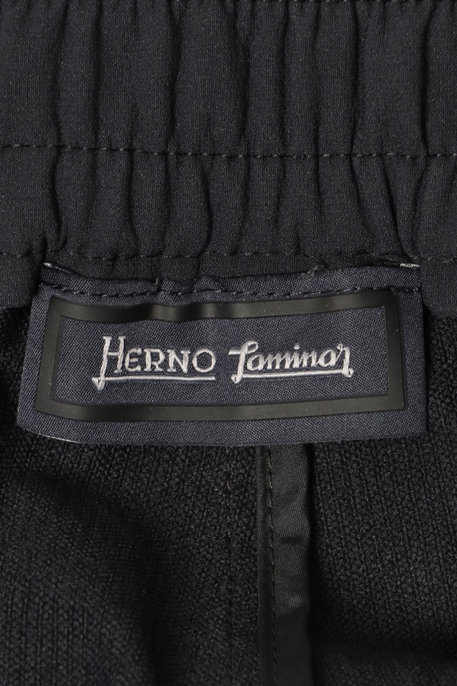 ウォームテック 1プリーツ テーパードシャーリング カーゴパンツ / ブラック 9300