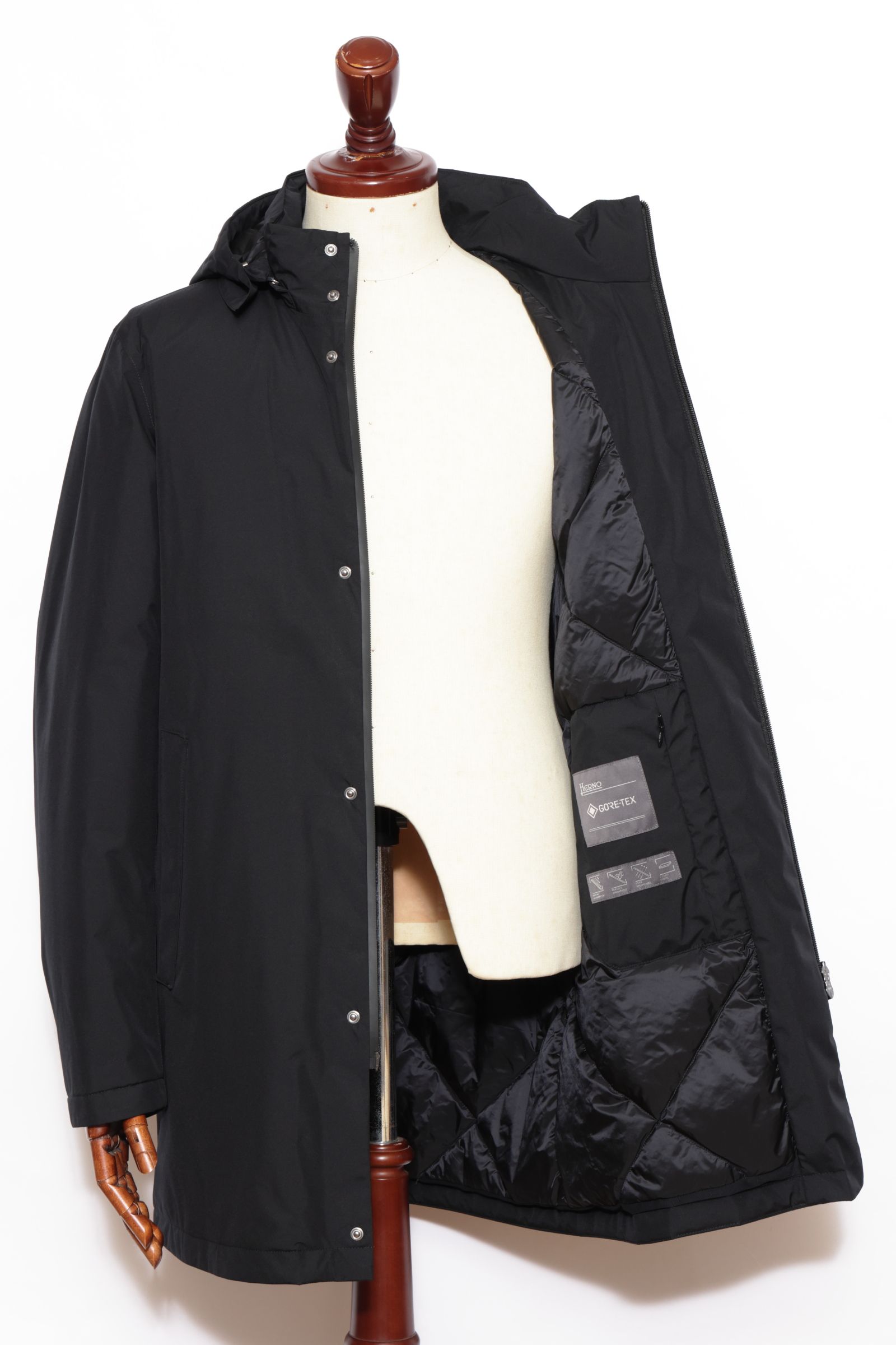 【FUNCTIONAL WARDROBE】PI001387U 2レイヤーGORE-TEX フーデットダウンコート / ブラック 9300