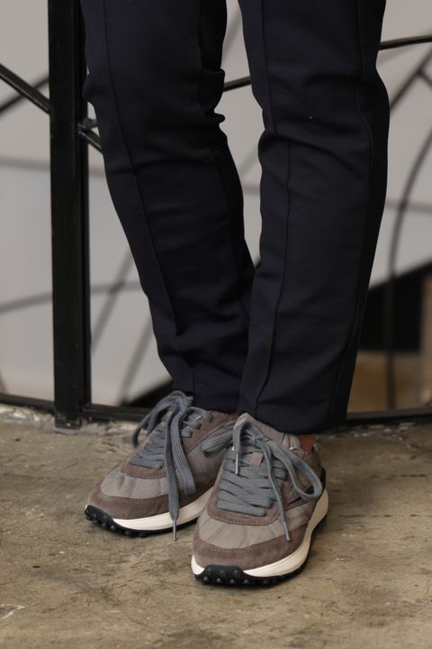HERNO ブルゾンを使用した、アイボリーを主役にした上品な大人のスポーティスタイル