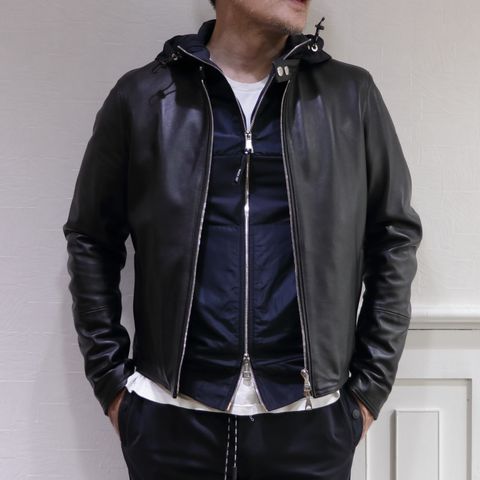 EMMETI アッカウォモ ライダースジャケットを使用したラグスポスタイル