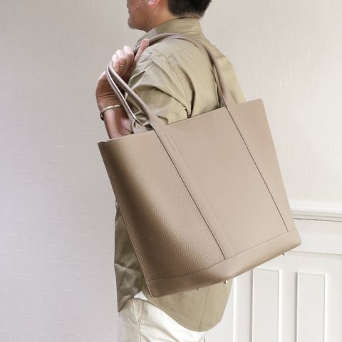 PT TORINO バミューダショーツを使用したショートパンツスタイル