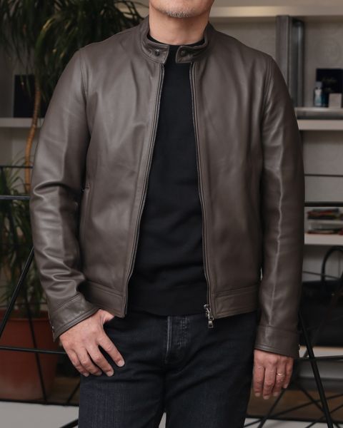 WH - ダブルエイチ 当店別注ブーツを使用した、“黒×ブラウン”で魅せる大人のミニマルレザーコーデ