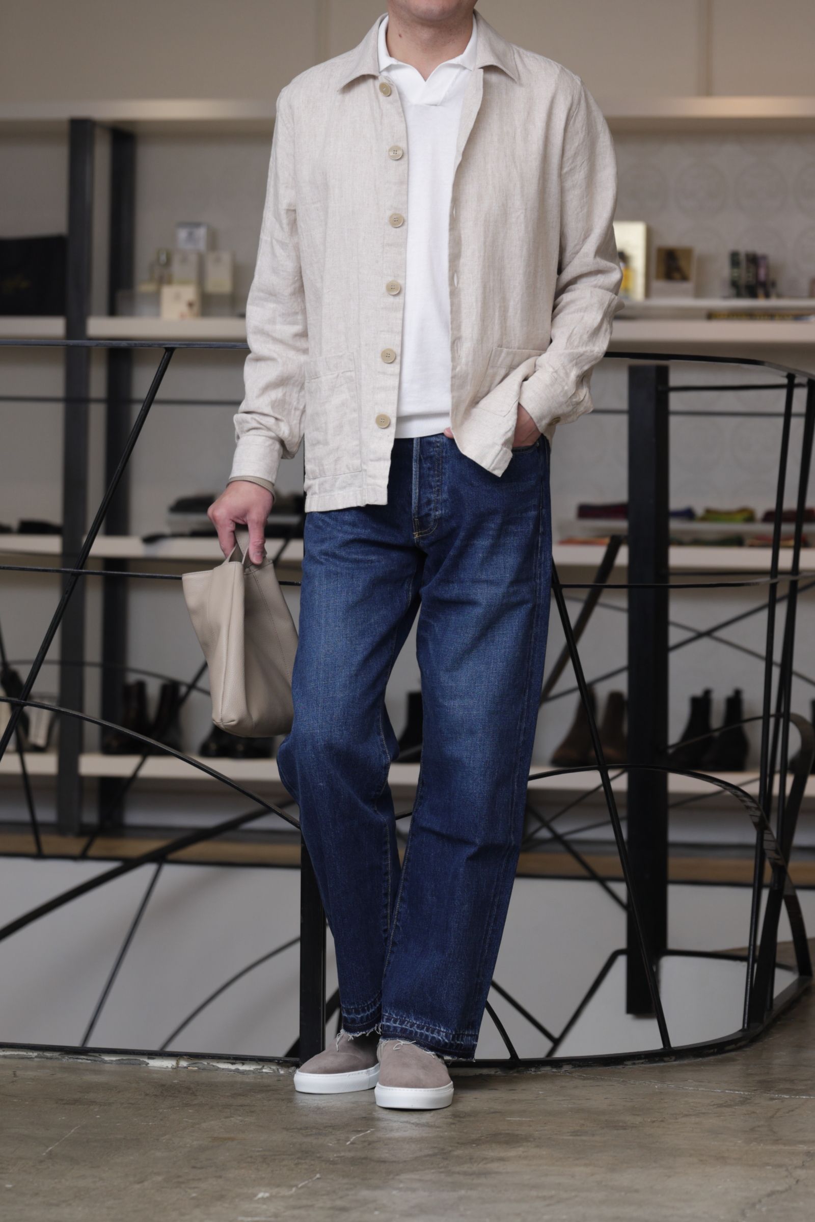 ES:S ワイドデニムを使用した、スキッパーで引き締めるワイドデニムスタイル