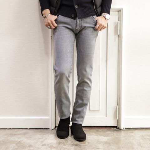 "MOORER"を使用した定番ダウンベストコーデ