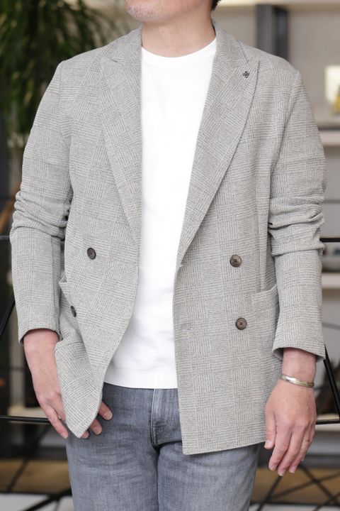 PT TORINOを使用した、グレー×ベージュで魅せる上品カジュアル