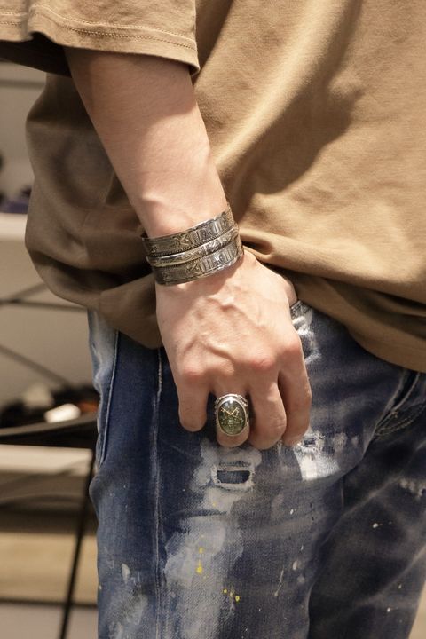 "ビッグT"を使用した大人ストリートコーデ