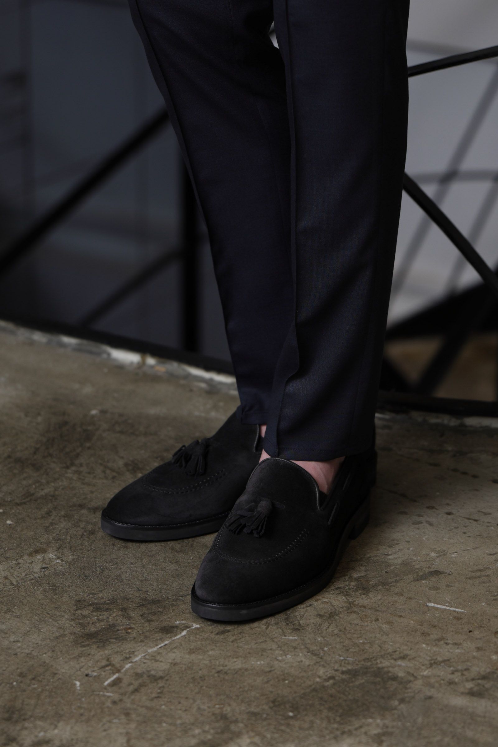 ジャブスアルキヴィオ セットアップスーツを使用した、ネイビーで整える軽快セットアップスタイル