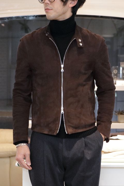 "EMMETI H UOMOスエードライダース"を使用したラグジュアリーモードコーデ