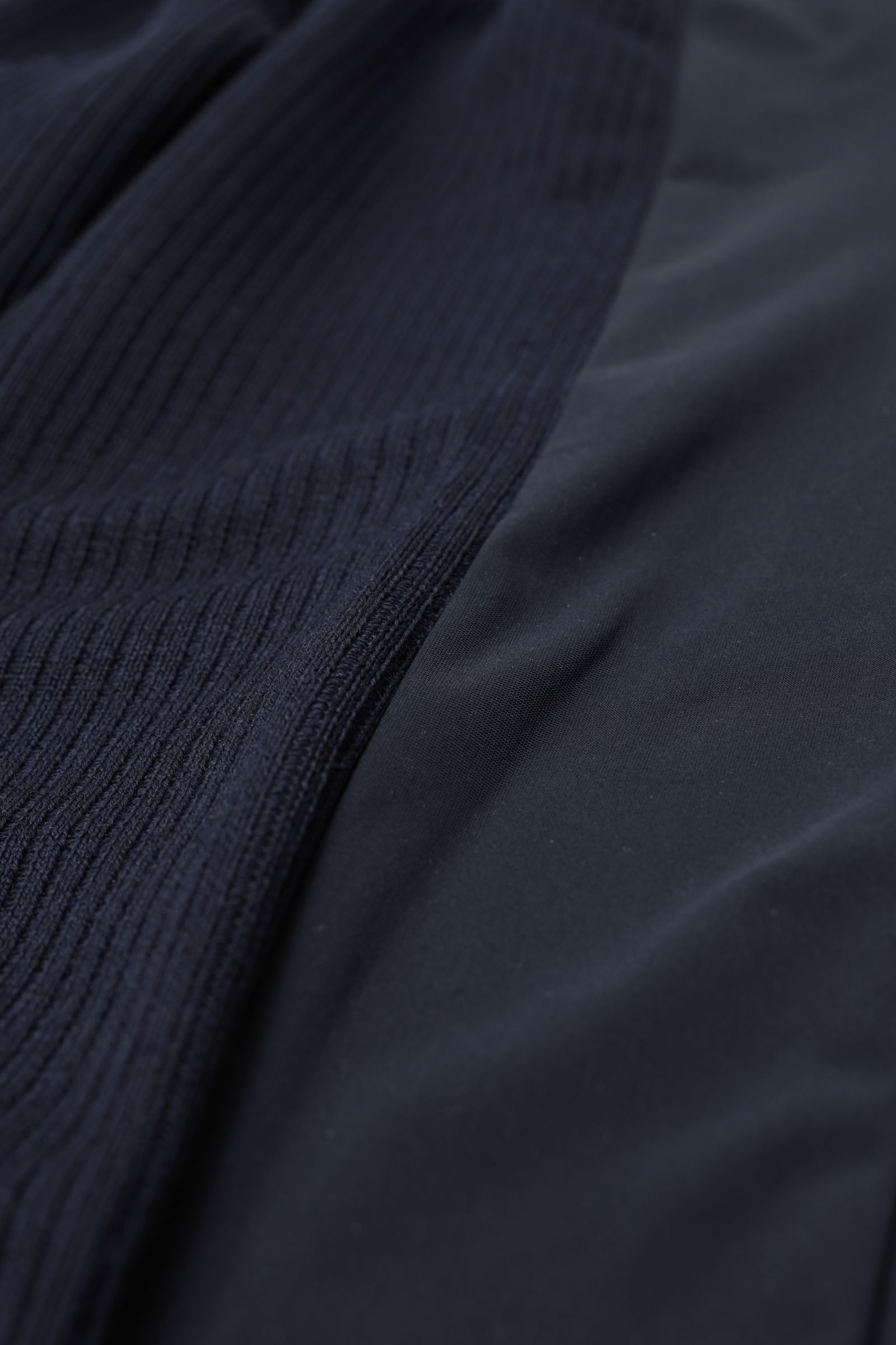 【セットアップあり】JUAN PANTS ハイパーストレッチ ナイロン x リブニット ハイブリッド パンツ / ネイビー