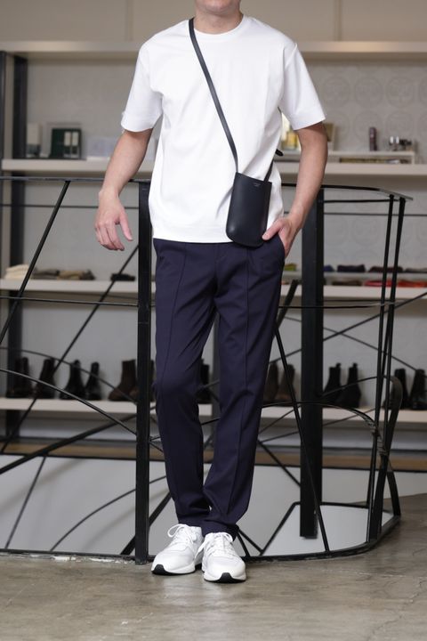 HERNO  超軽量撥水ナイロン スイングトップを使用した、軽やかに魅せる大人のアーバンスポーツ スタイル