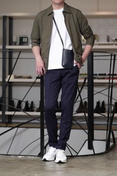 HERNO  超軽量撥水ナイロン スイングトップを使用した、軽やかに魅せる大人のアーバンスポーツ スタイル