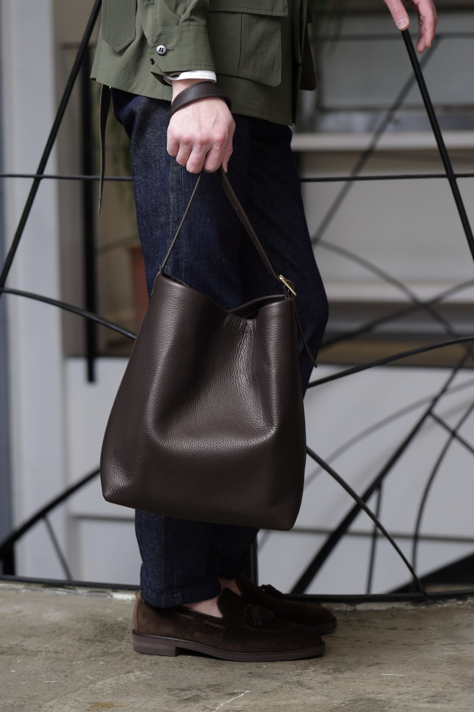 ミリタリーを都会的に昇華した大人の休日スタイル