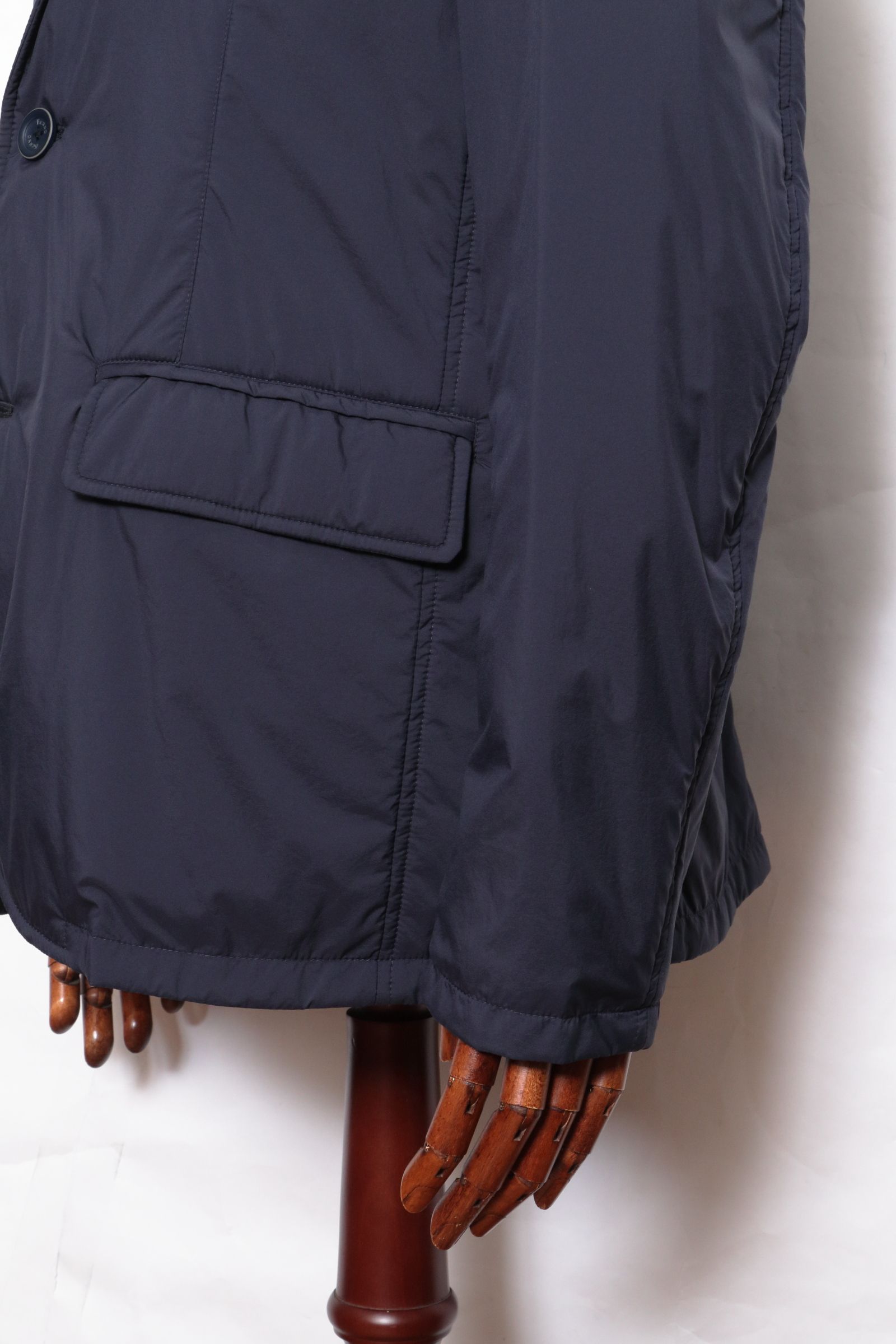 【サイズ52まであり】GA000168U ウォーターレペレント 撥水ストレッチナイロン ライトダウン 2B ジャケット / ネイビー 9202