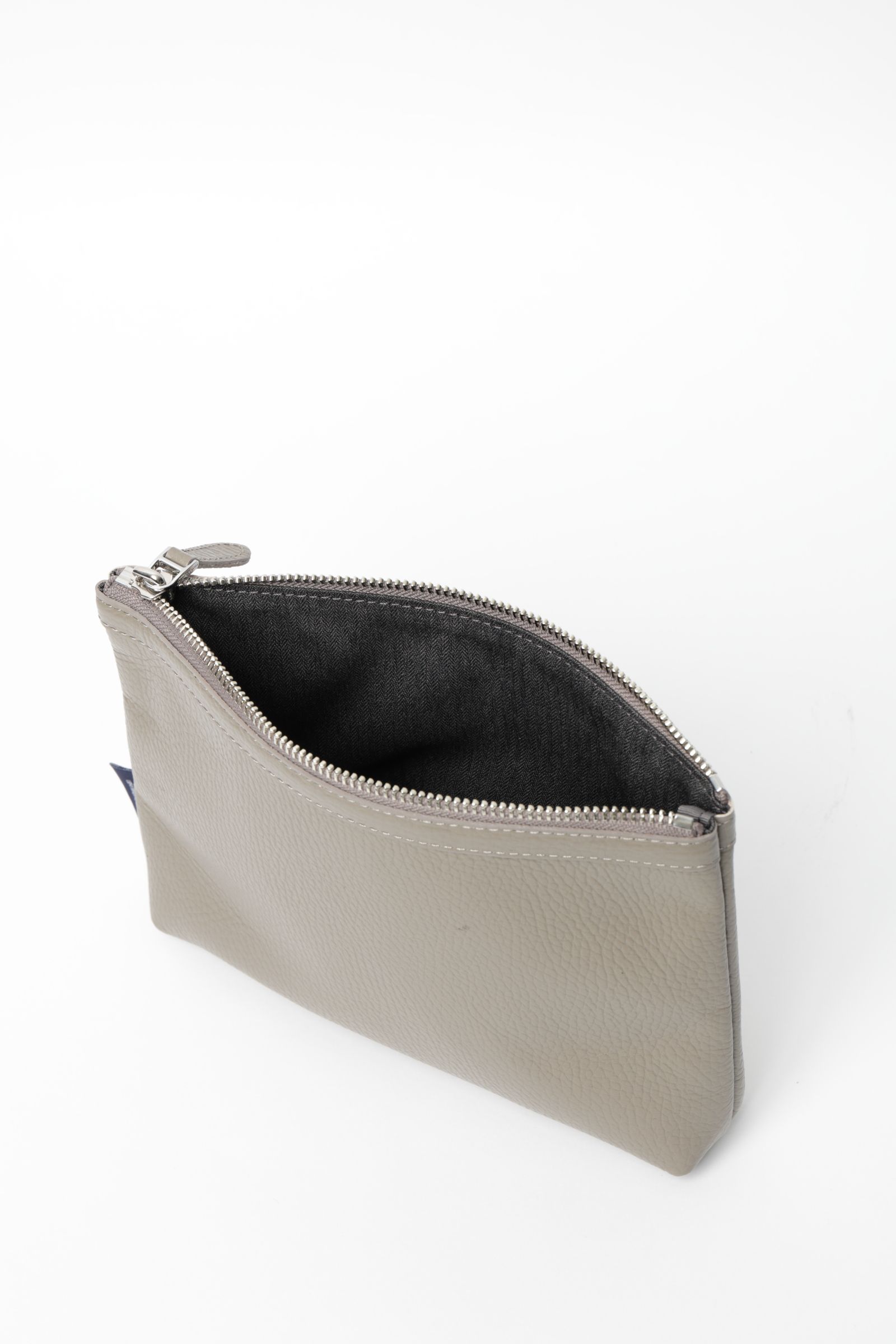 Cinque Terreシリーズ シュリンクレザー シンプルポーチ / トープ