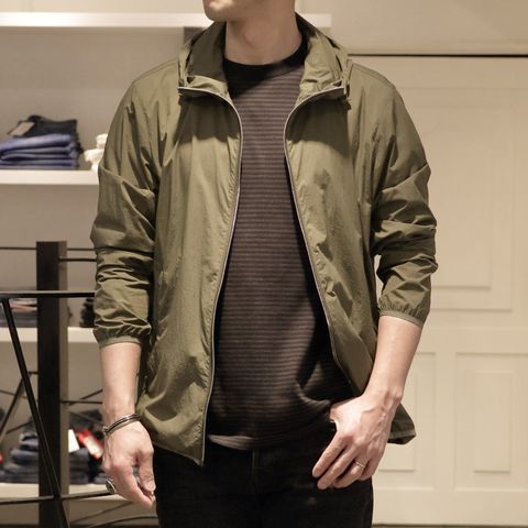 "HERNO"を使用したカジュアル休日コーデ