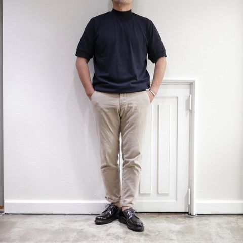 INCOTEXチノスラックスを使用したドレスカジュアルスタイル
