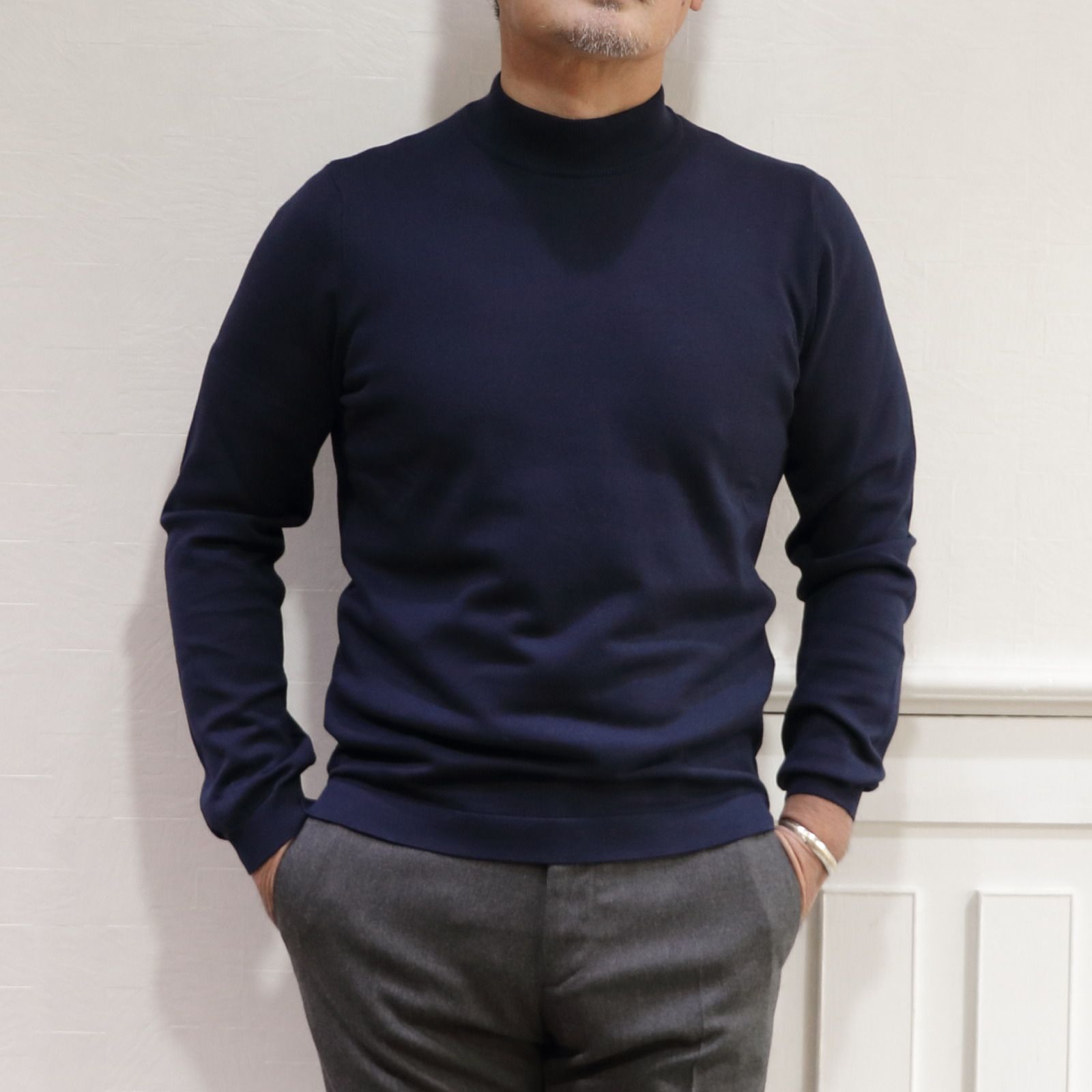 "DUNO"ウールダウンコートを使用したエレガントカジュアルスタイル