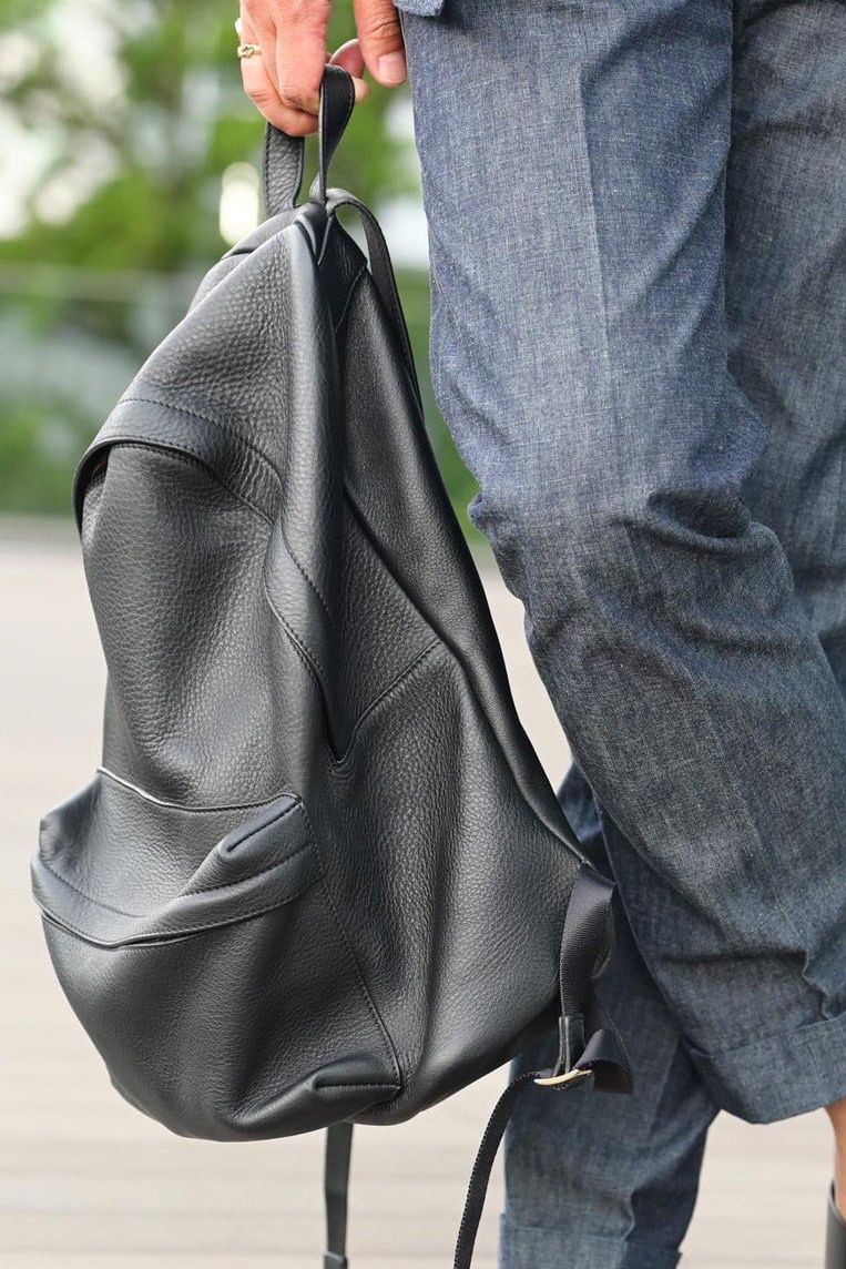 【美品】S.MANO (エスマーノ) DAY PACK ブラック S.MANO - DAY PACK イタリアンキップレザー × 真鍮 バックパック
