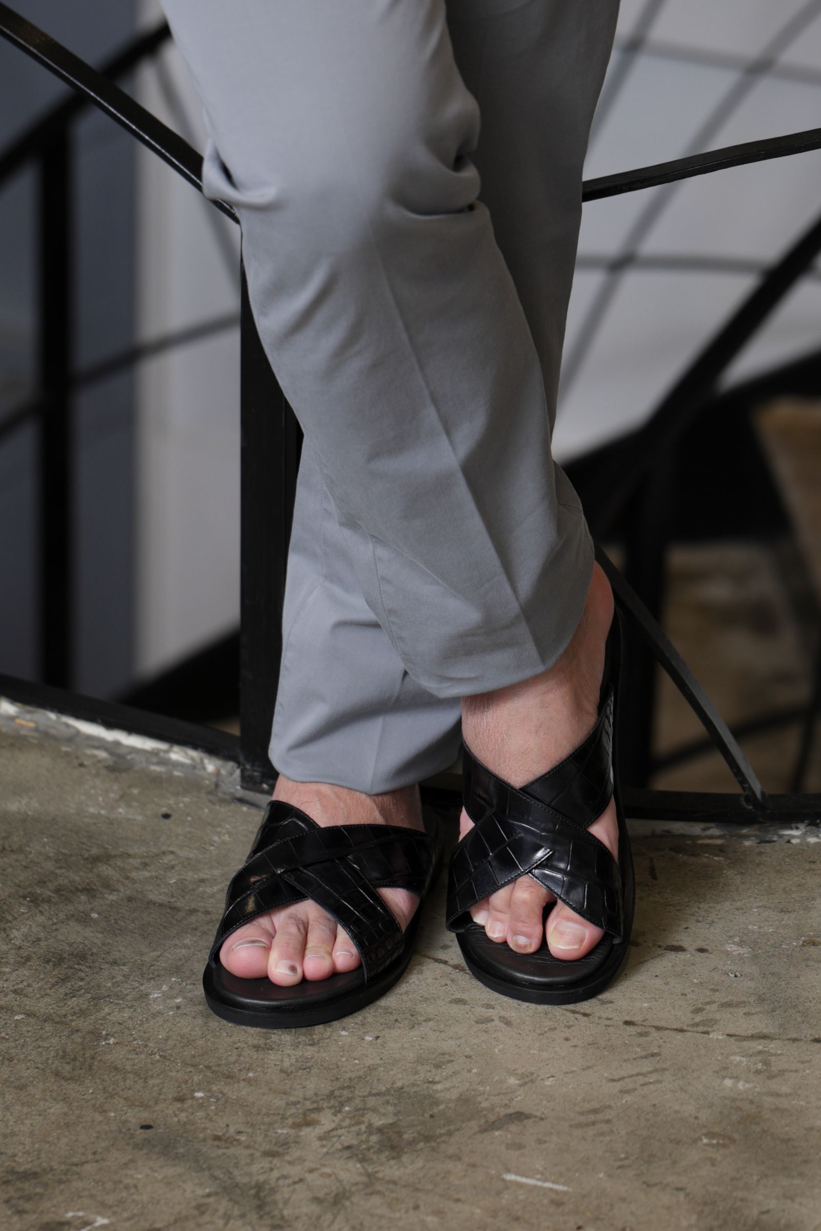 WH 当店完全別注 サンダルを使用した、上品に着こなす都会派サンダルスタイルを使用した