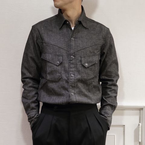 "FILIPPO DE LAURENTIIS"を使用したドレカジニットコーデ