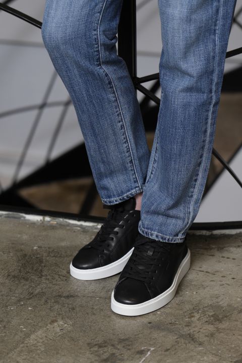 ES:Sを使用した、軽やかトレンチで魅せる大人のデニムコーデ