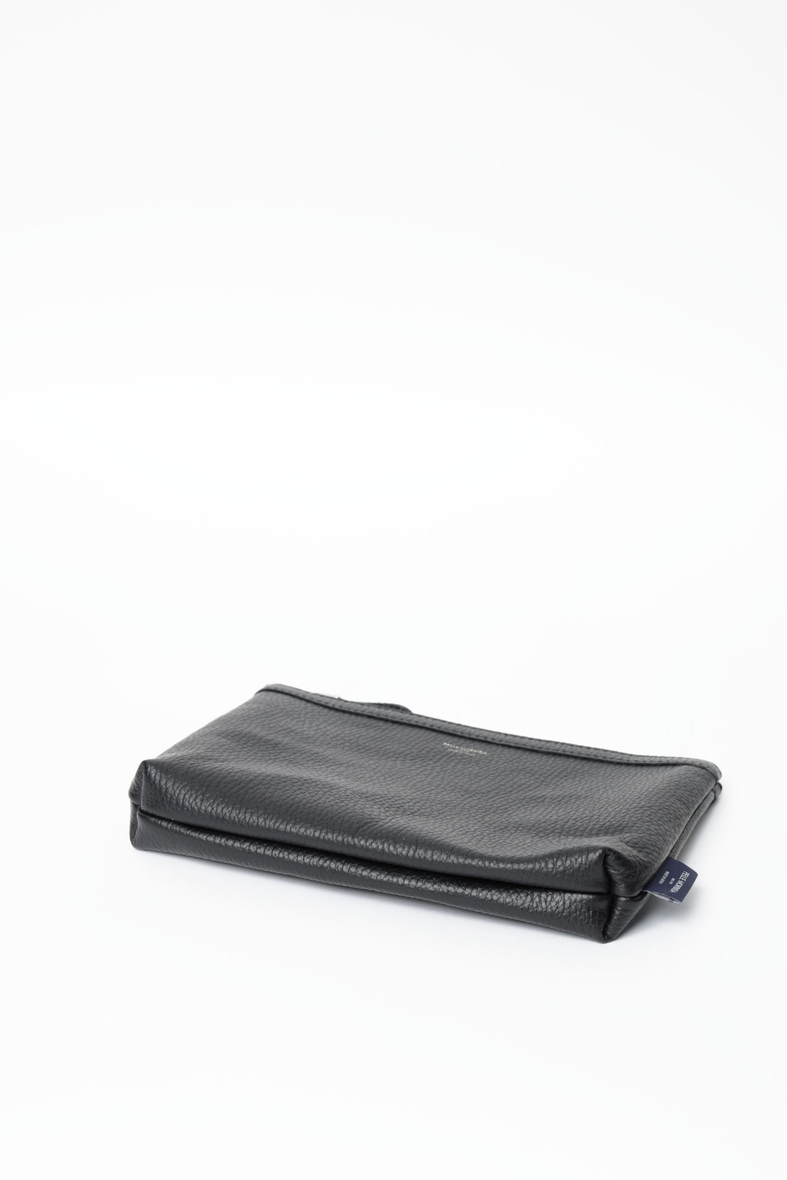 Cinque Terreシリーズ シュリンクレザー シンプルポーチ / ブラック