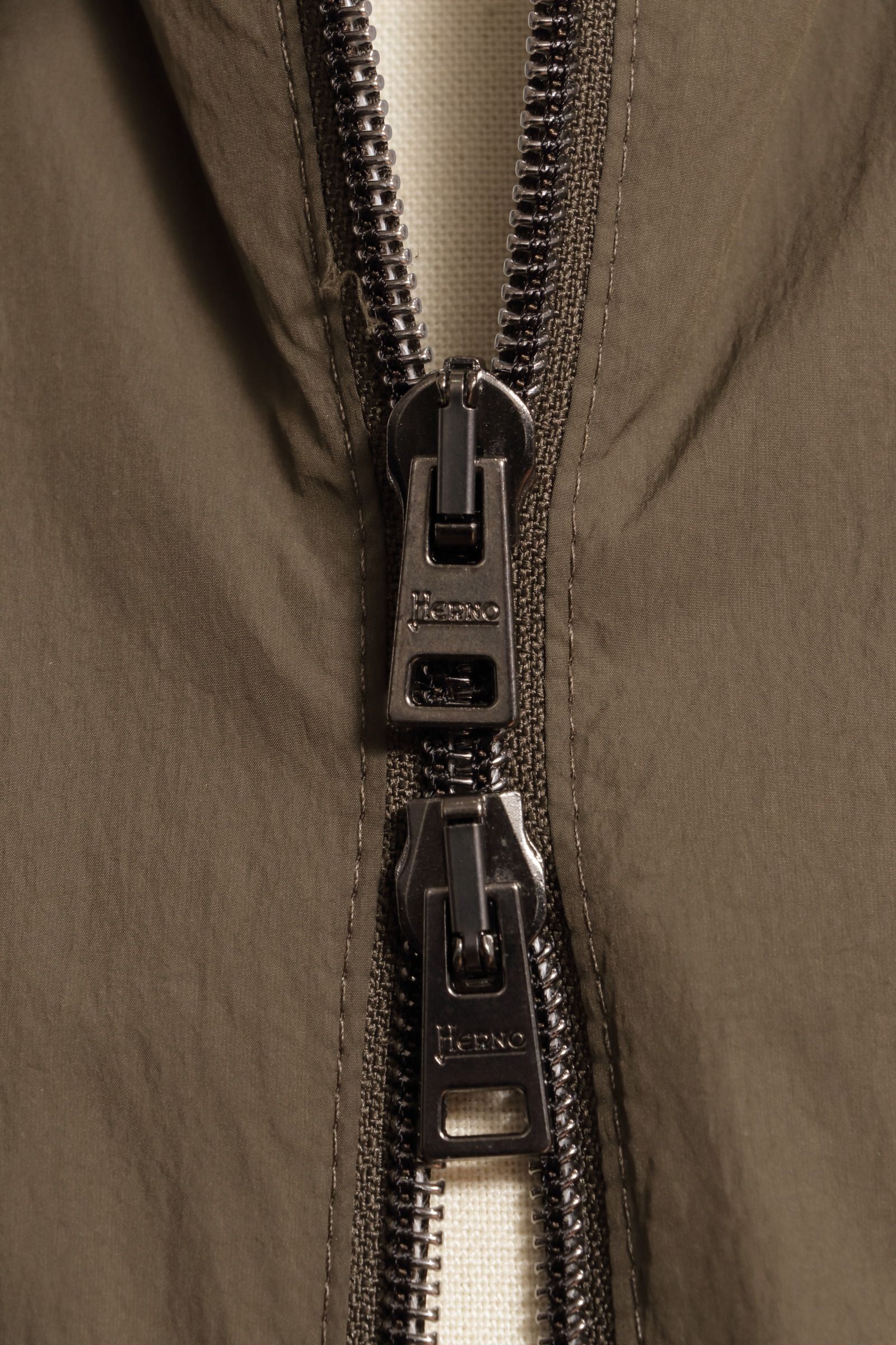HERNO - GI000419U ULTRA LIGHT MAT 超軽量ナイロン フーデッド