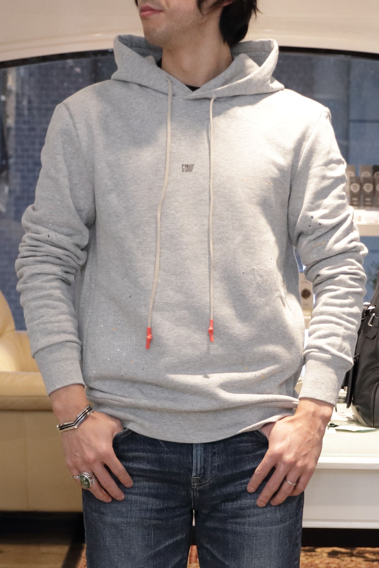 "P.M.D.SとRED CARD"を使用した定番カジュアルコーデ