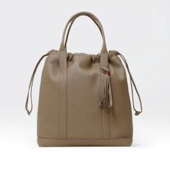 BAMBINO バンビーノ カーフ シュリンクレザー ドローストリング トートバッグ / トープ