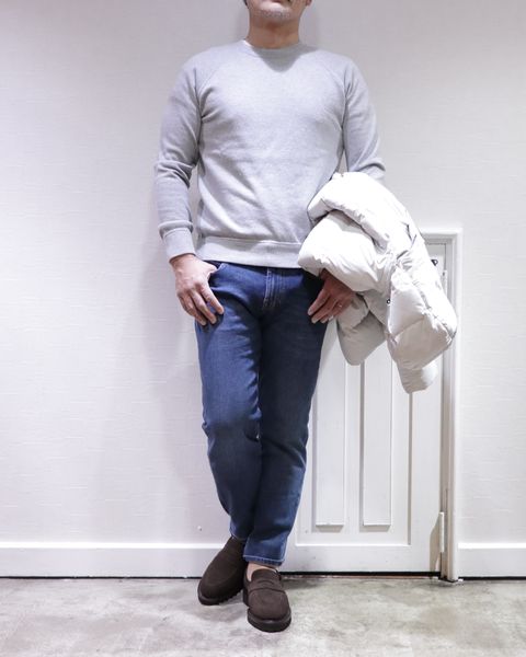 WHブラウンスエード ローファー を使用した上品デニムカジュアルスタイル