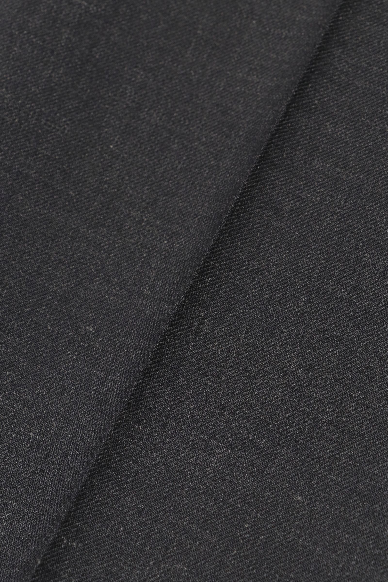 【SUPER SLIM FIT】TRAVELLER ウォッシャブルライトテクノウール ストレッチ サージ ノープリーツドレスパンツ / チャコールグレー