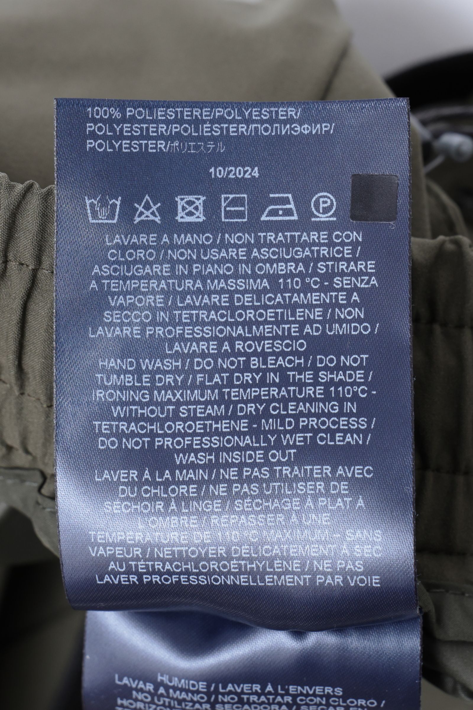 FUNCTIONAL WARDROBE ウォーターレペレント ストレッチナイロン 1プリーツ テーパード シャーリング カーゴパンツ / カーキ 7400