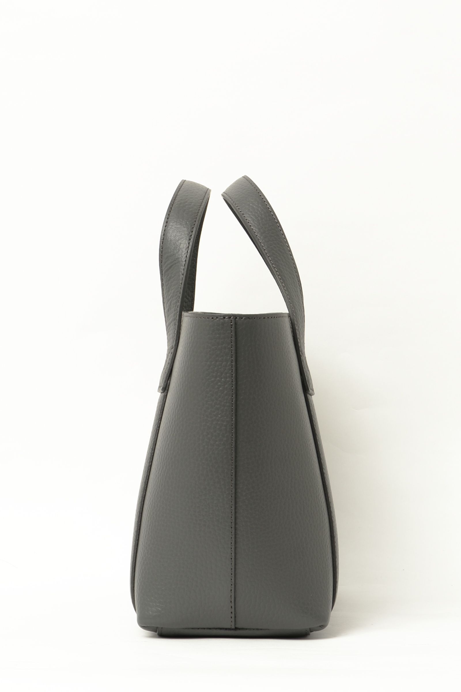 底鋲付き【BEKKU HOMME 別注】Tela Marinaシリーズ ファスナー式 シュリンクレザー ミニトートバッグ  / チャコールグレー
