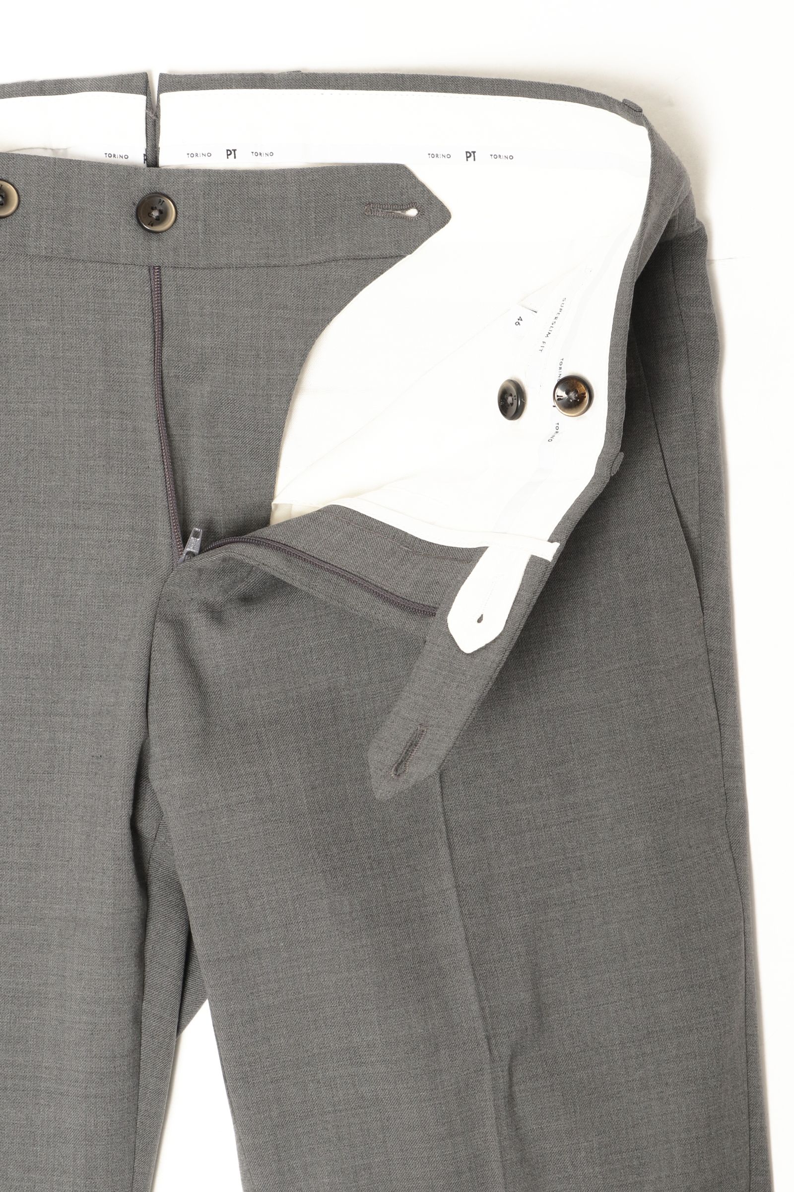 【SUPER SLIM FIT】TRAVELLER ウォッシャブルライトテクノウール ストレッチ サージ ノープリーツドレスパンツ / グレー