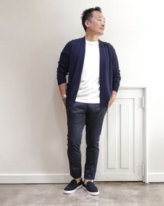 BE ABLE チノスラックスを使用した爽やかネイビーコーデ