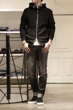 "P.M.D.S."を使用したストリートカジュアルスタイル
