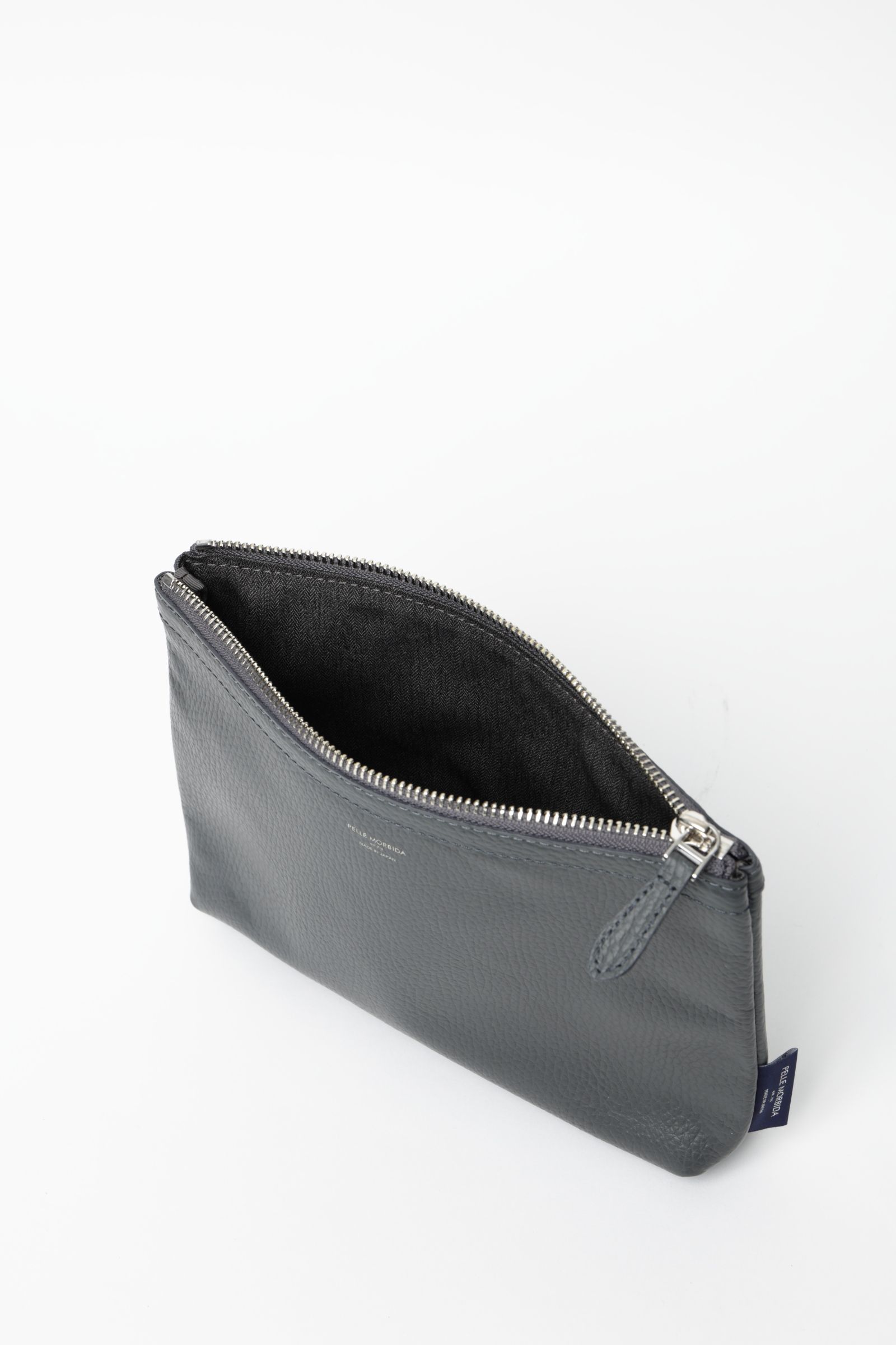 Cinque Terreシリーズ シュリンクレザー シンプルポーチ / グレー