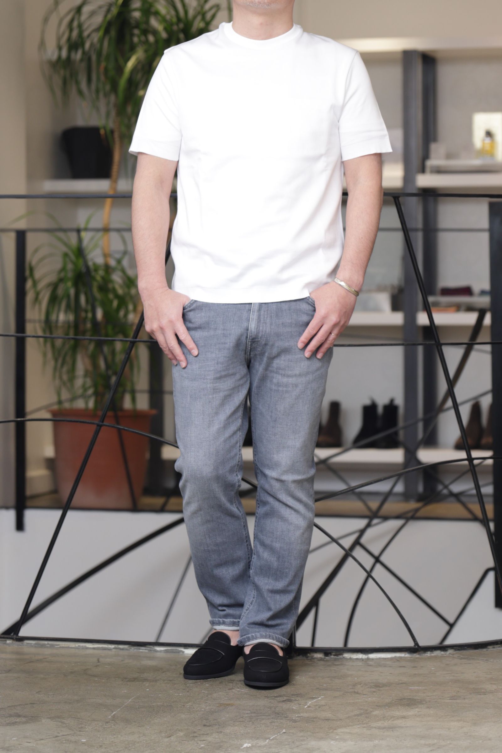 PT TORINOを使用した、グレー×ベージュで魅せる上品カジュアル