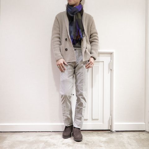 "Joshua Ellisカシミアストール"を使用したニットストールコーデ