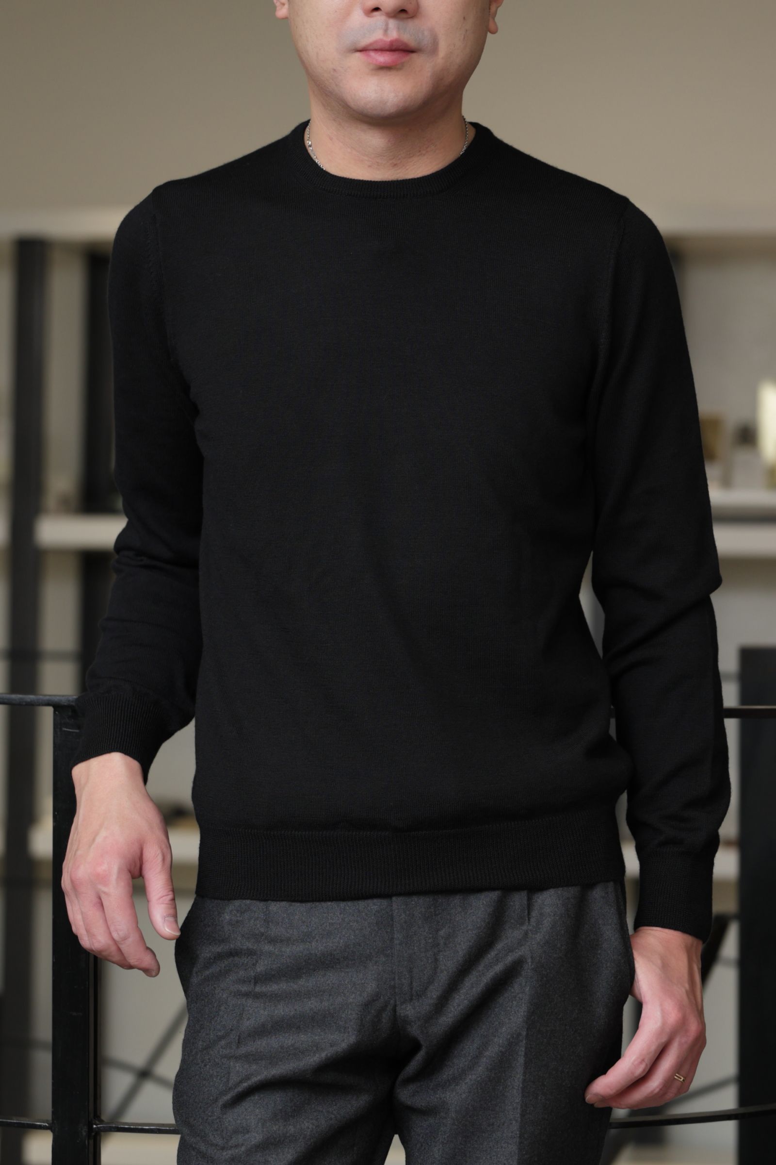 TAGLIATORE ジャケットを使用した、ブラウン×ブラックで魅せる大人のクラシックスタイル