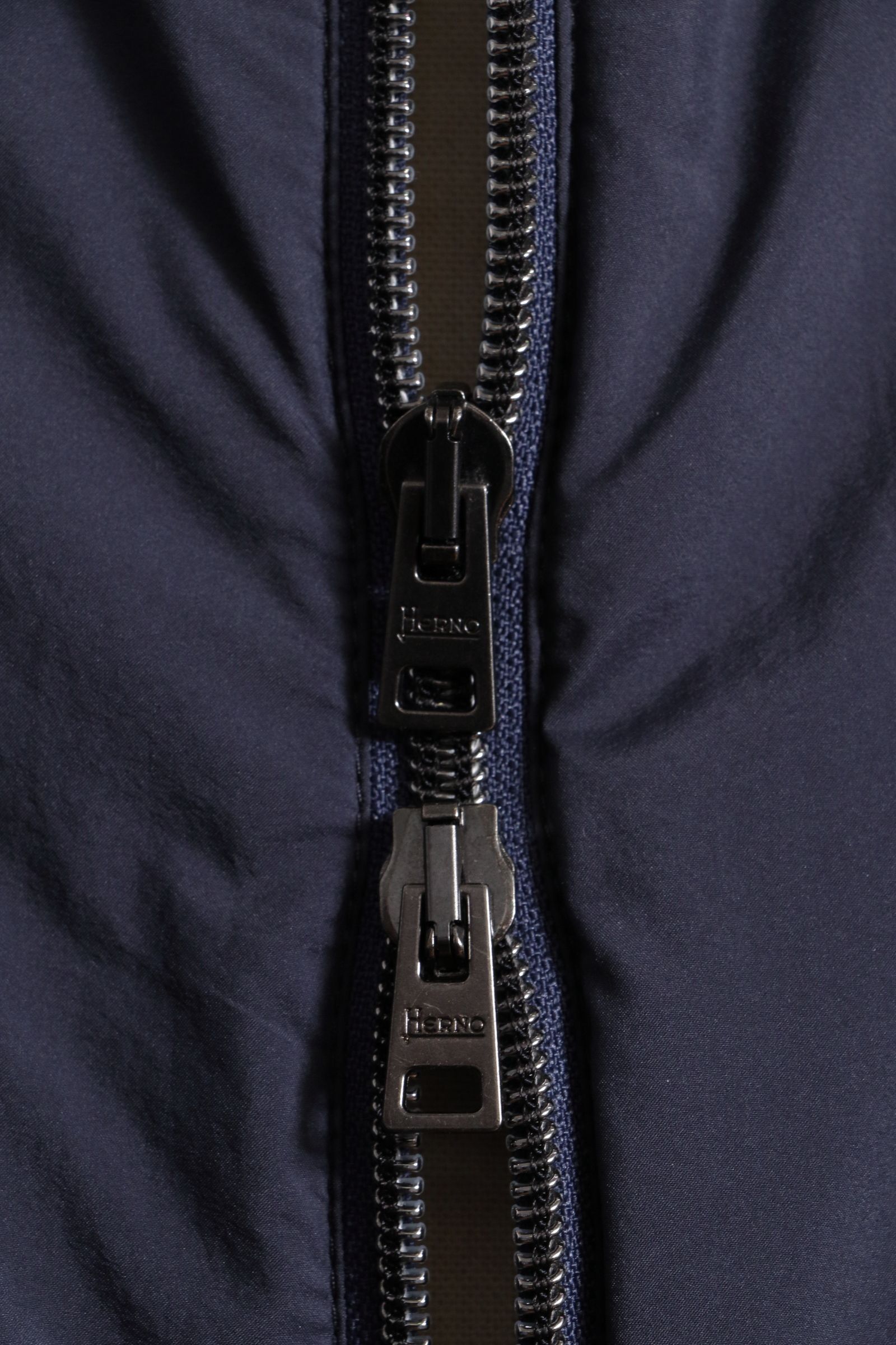 【サイズ52まであり】GA000168U ウォーターレペレント 撥水ストレッチナイロン ライトダウン 2B ジャケット / ネイビー 9202