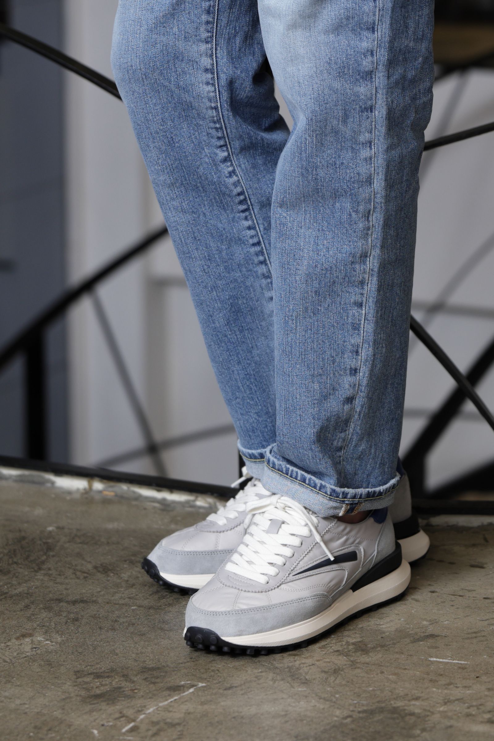 HERNO、RED CARDを使用した、上質素材で魅せる都会派デニムスタイル