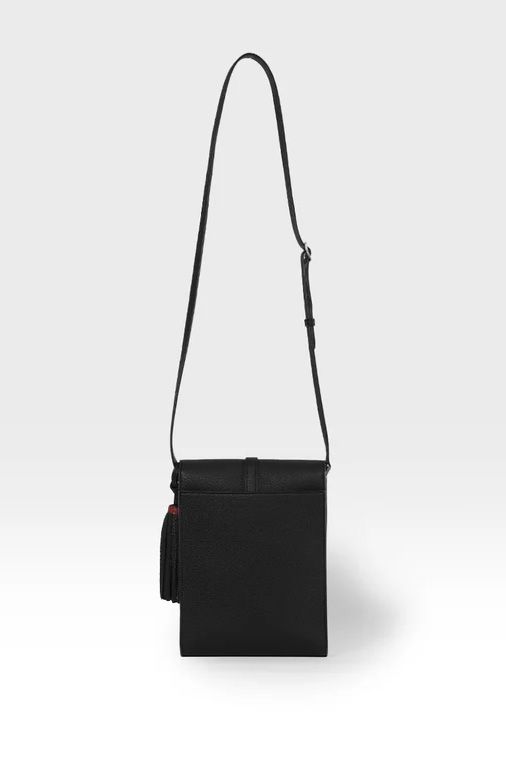 CAMMINARE カンミナーレ  カーフ シュリンクレザー フラップ付きショルダーバッグ / ブラック