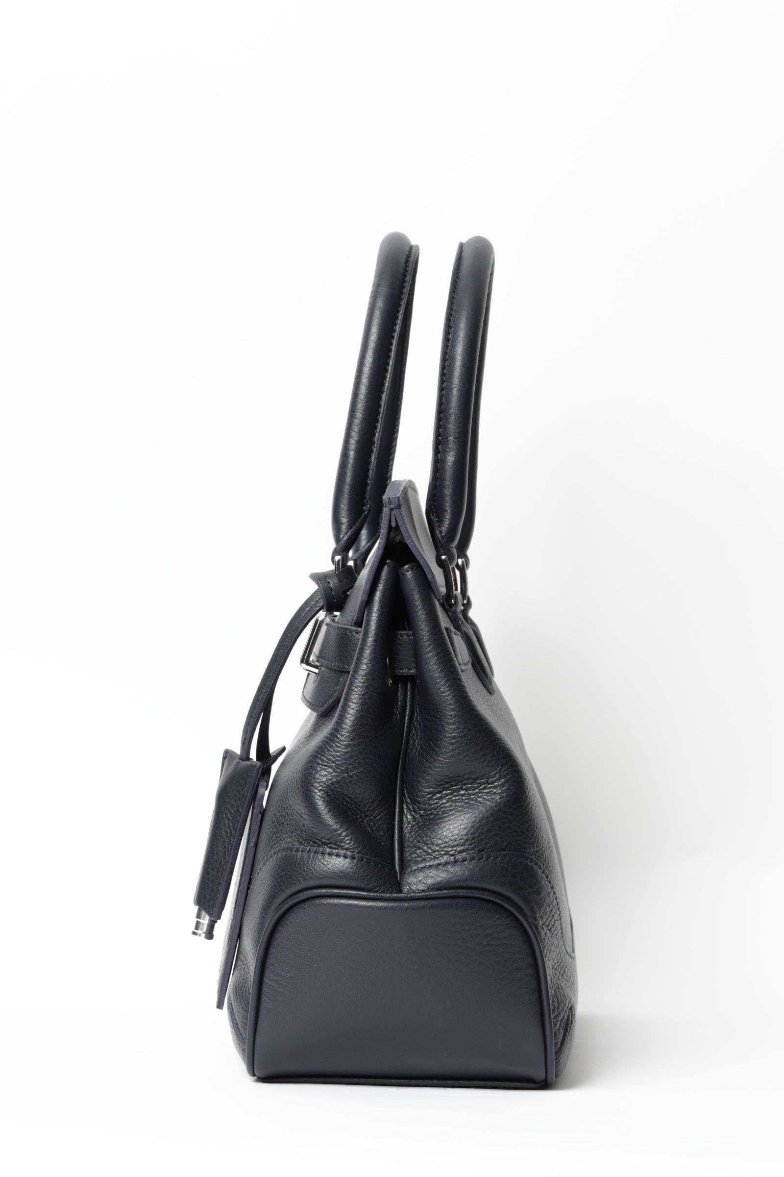 Maiden Voyageシリーズ メイデン ヴォヤージュ ミニ フラップボストンバッグ / ネイビー