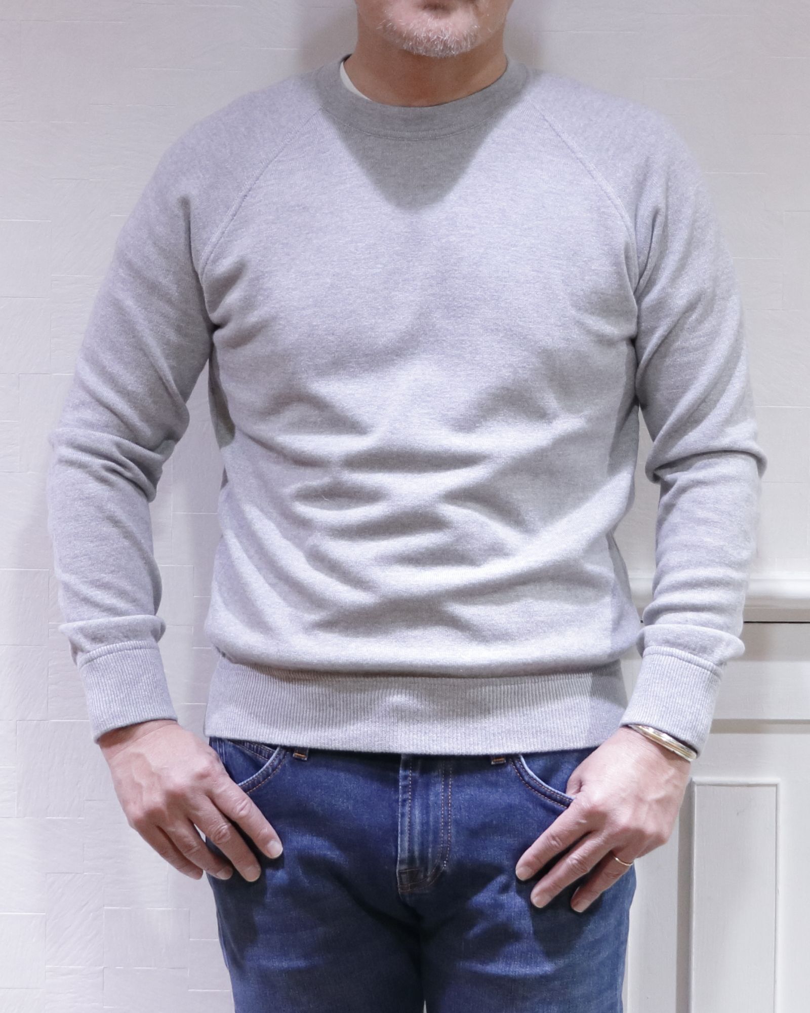 WHブラウンスエード ローファー を使用した上品デニムカジュアルスタイル