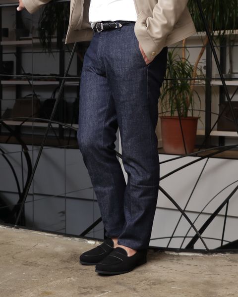 EMMETI JURIを使用したグレージュ×ホワイトで魅せる、上質カジュアルの完成形スタイル