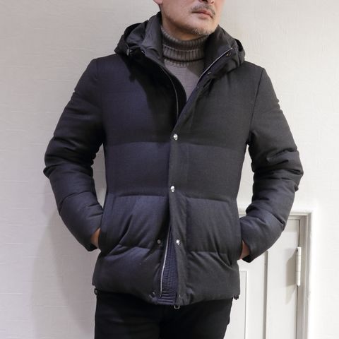 MONTECORE ダウンジャケットを使用したモノトーンスタイル