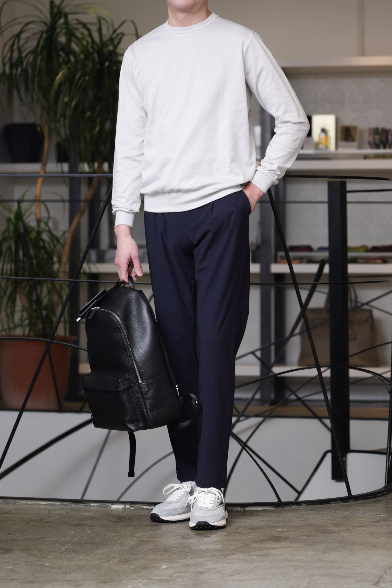 DISTRETTO12 セットアップを使用した、シンプルで差がつく大人のスポーティコーデ