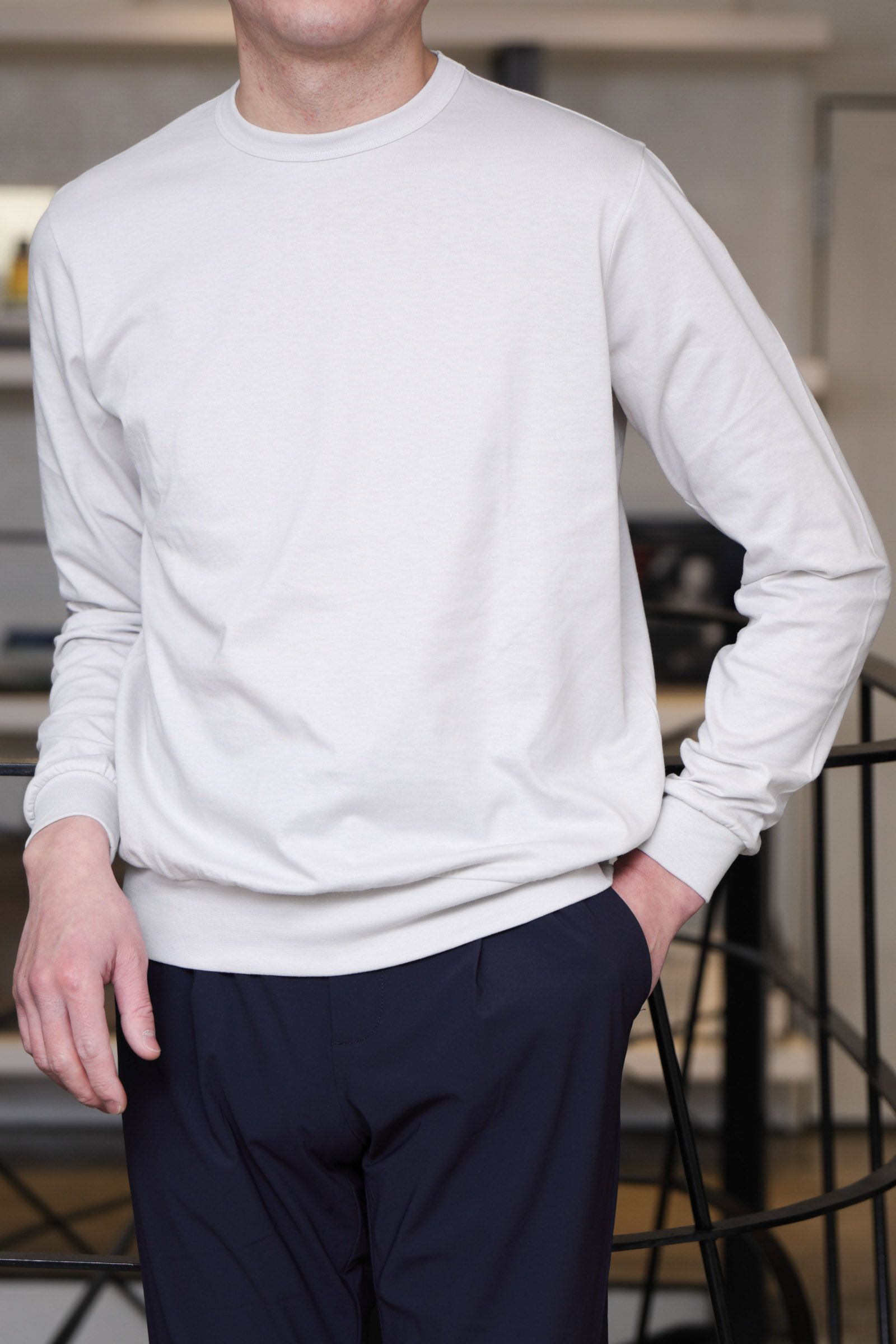 DISTRETTO12 セットアップを使用した、シンプルで差がつく大人のスポーティコーデ