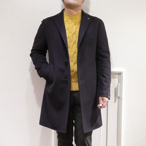 "TAGLIATORE"カシミアチェスターコートを使用した休日スタイル